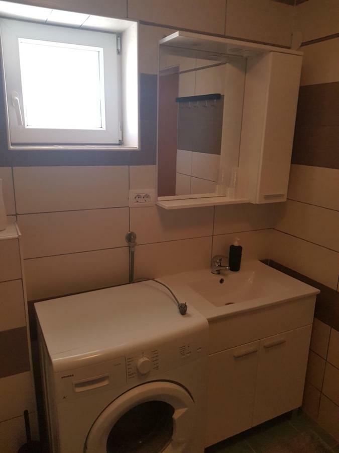 Apartmani Andrej Udbina Kültér fotó