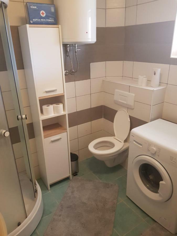 Apartmani Andrej Udbina Kültér fotó