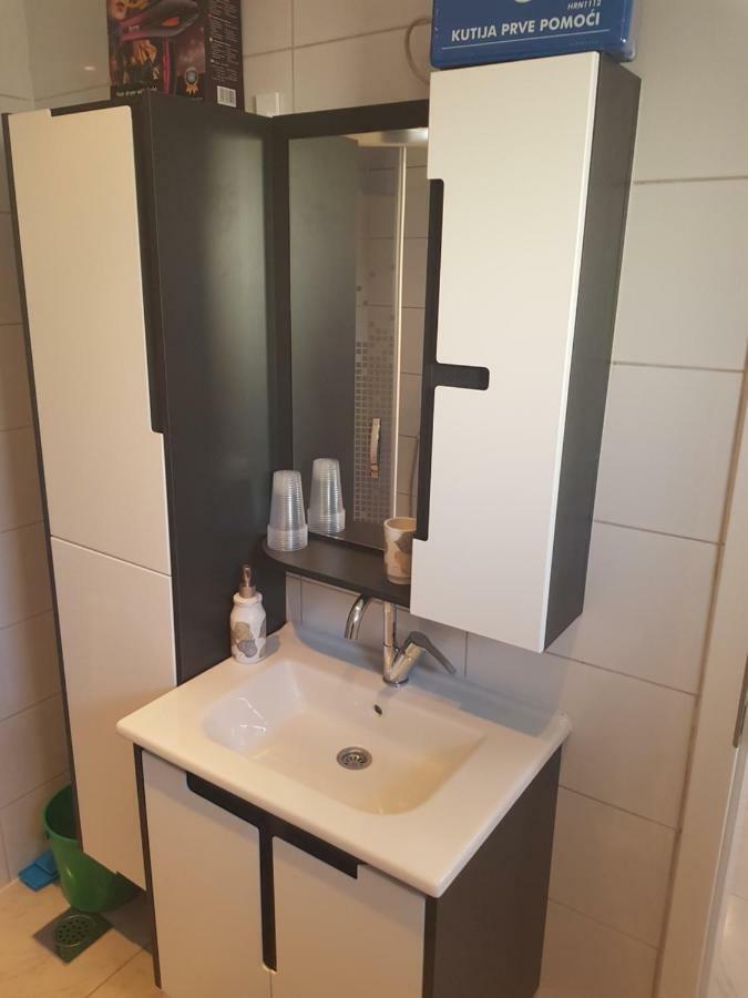 Apartmani Andrej Udbina Kültér fotó