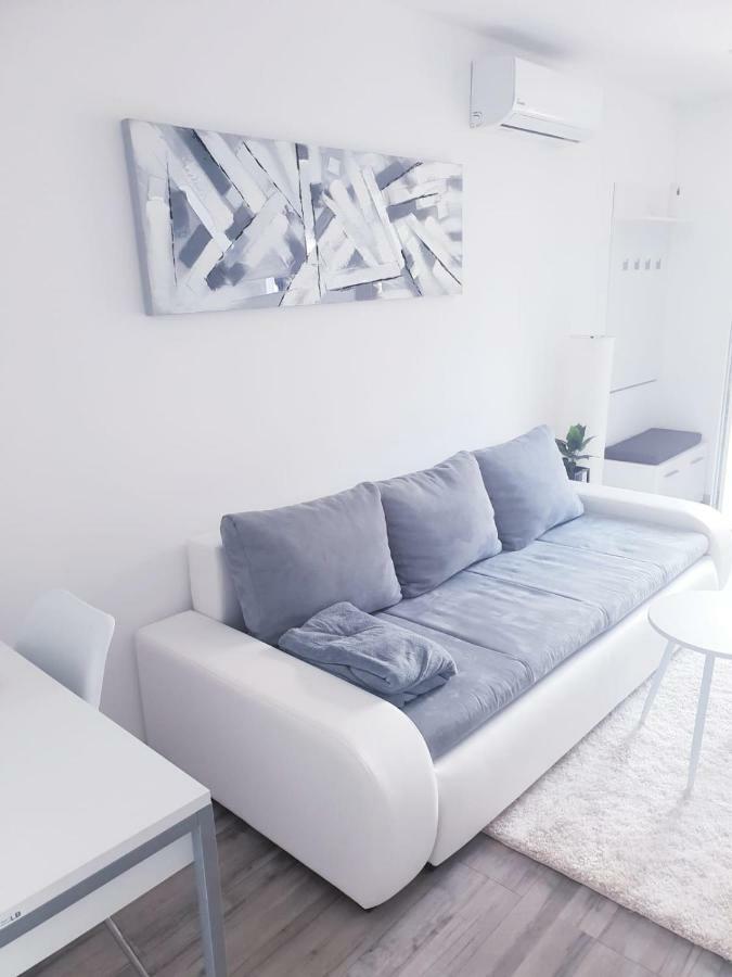 Apartmani Andrej Udbina Kültér fotó